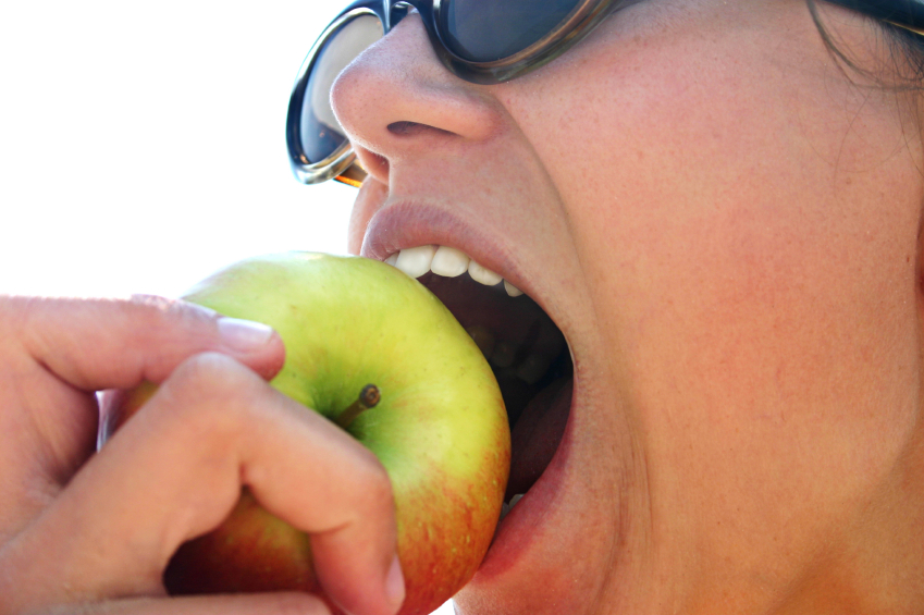 dental-health-apple